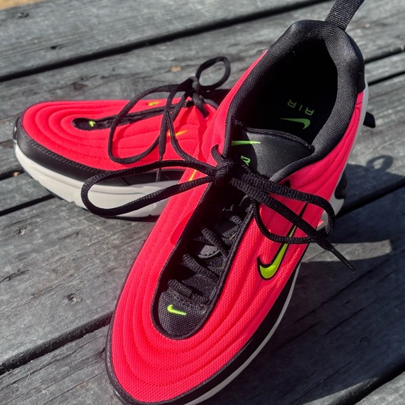 NWOT Nike Air Max Portal “Black Volt Hot Punch” Sneakers!!!